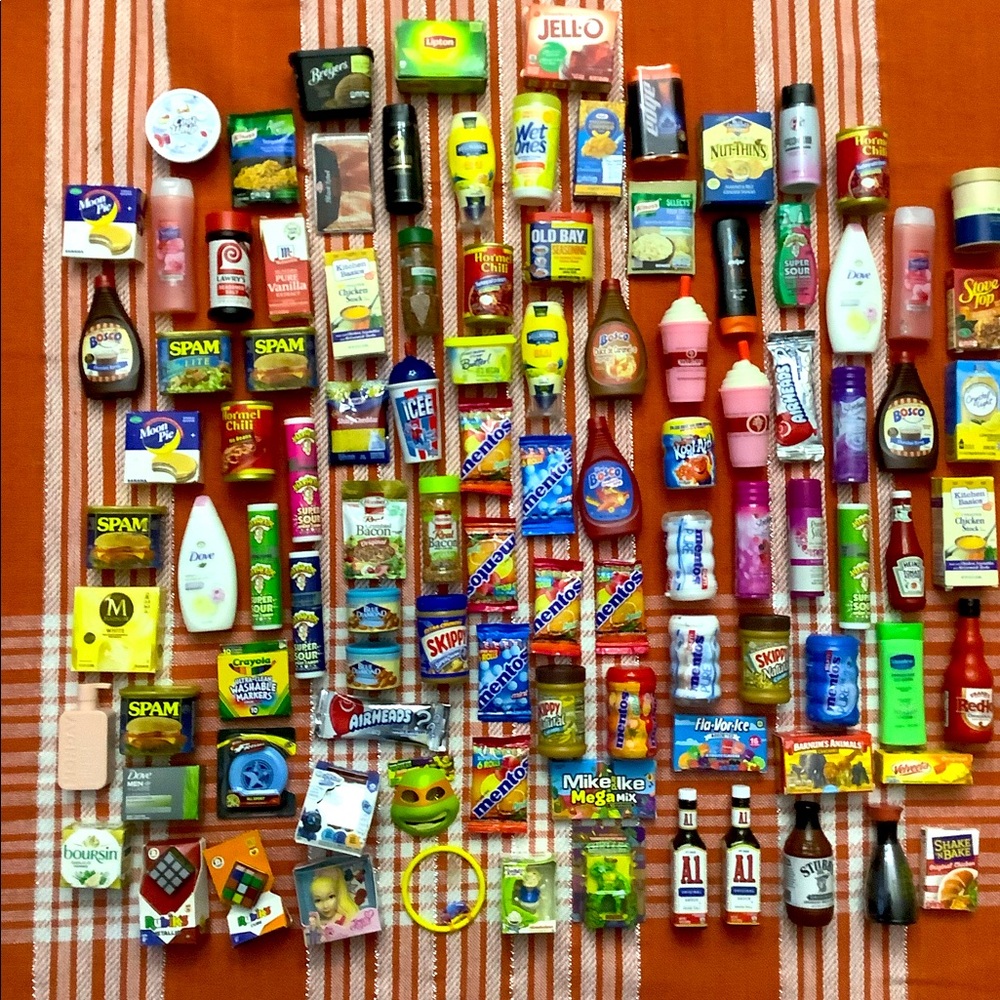 Selling mini brands